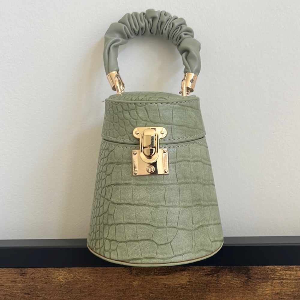Green Croc Purse